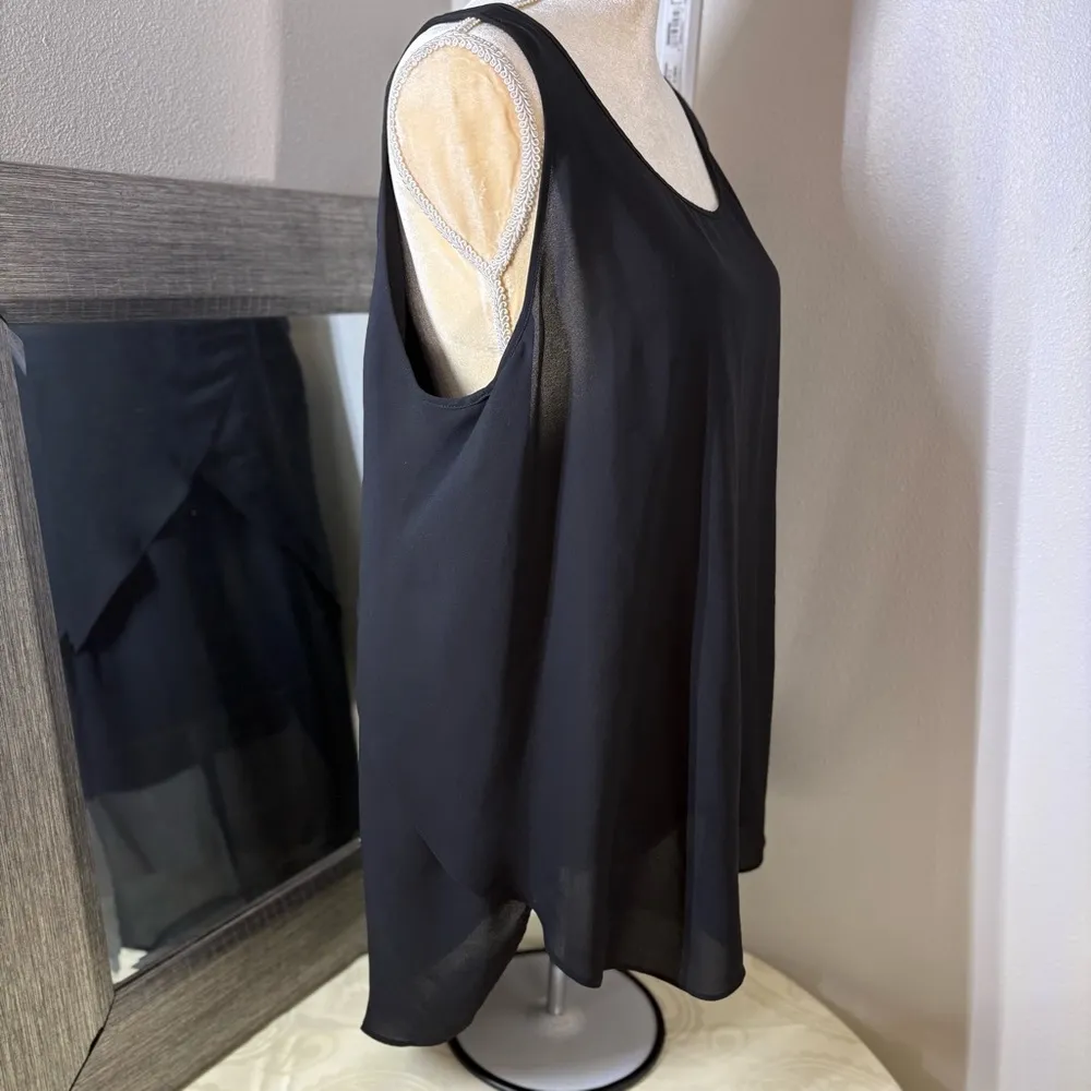 Banana Republic Black Relaxed Tank Top with sheet detailing and layered in back - Image 10