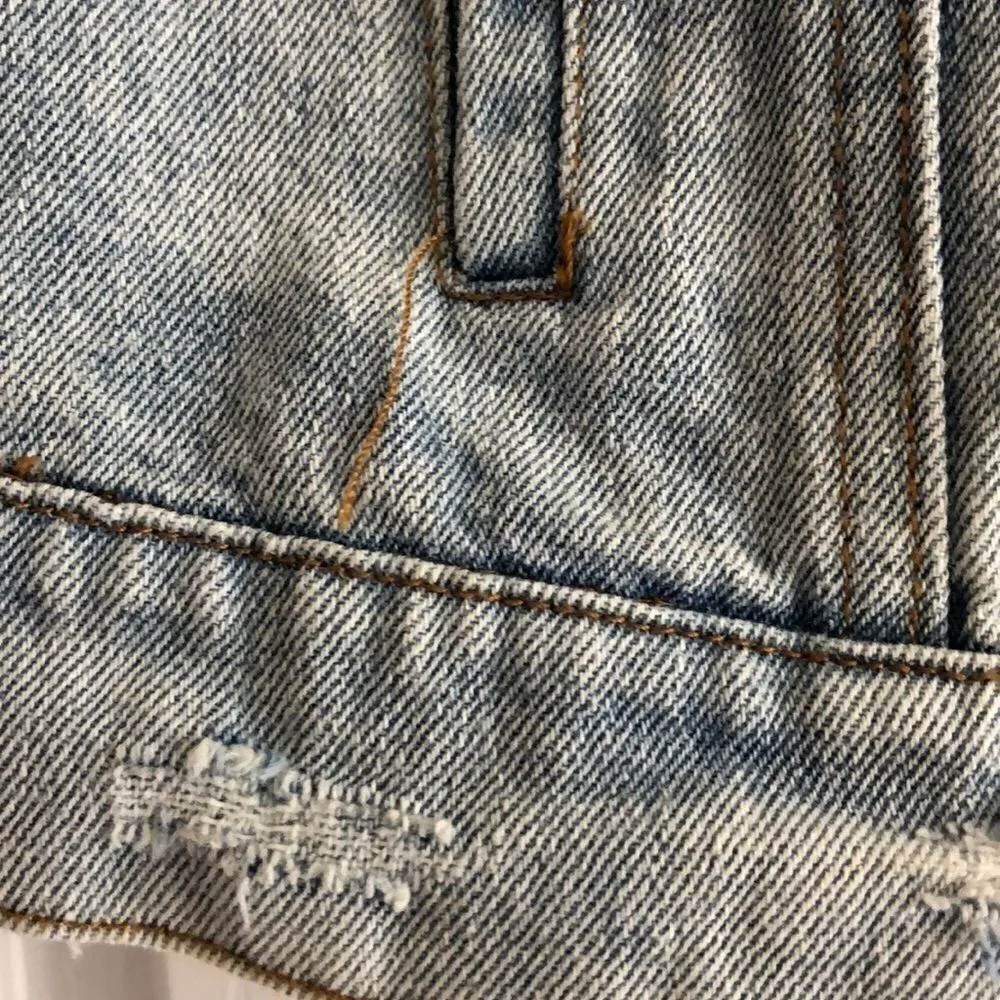 Olviaceous Women’s Light Wash Denim Jacket Embroidered Floral Distressed Size S - Image 4