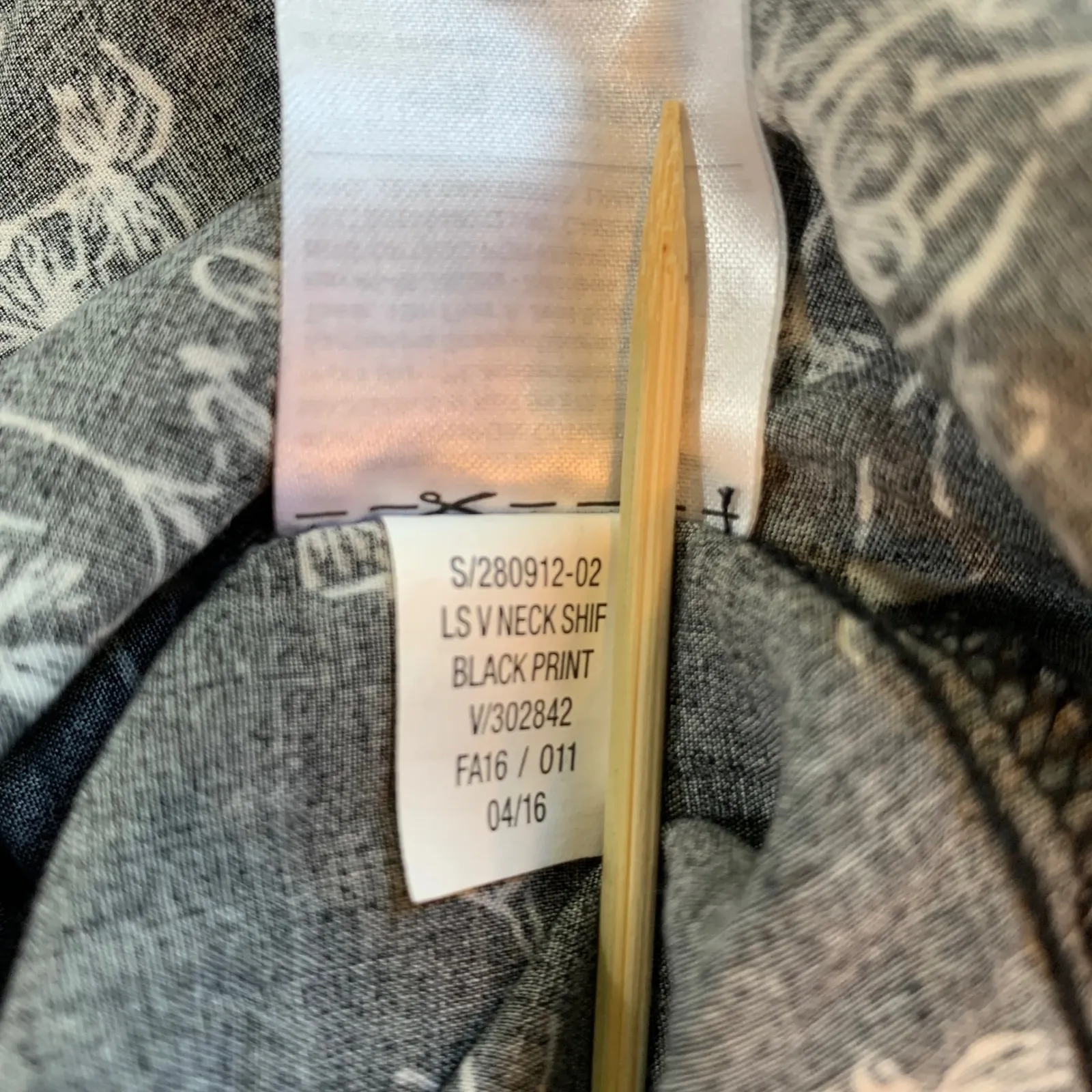 Old Navy Black Floral V-Neck‎ Shift Dress XS Long Sleeve Rayon Boho Minimalist - Image 6