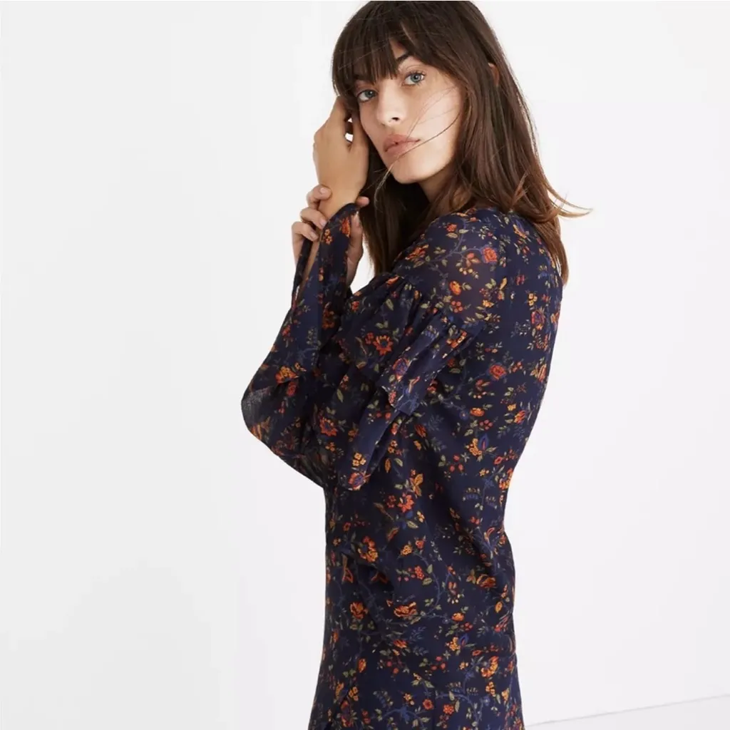 Madewell Ruffle-Sleeve Top Blouse in Climbing Vine Navy Blue Floral‎ Size Medium - Image 3