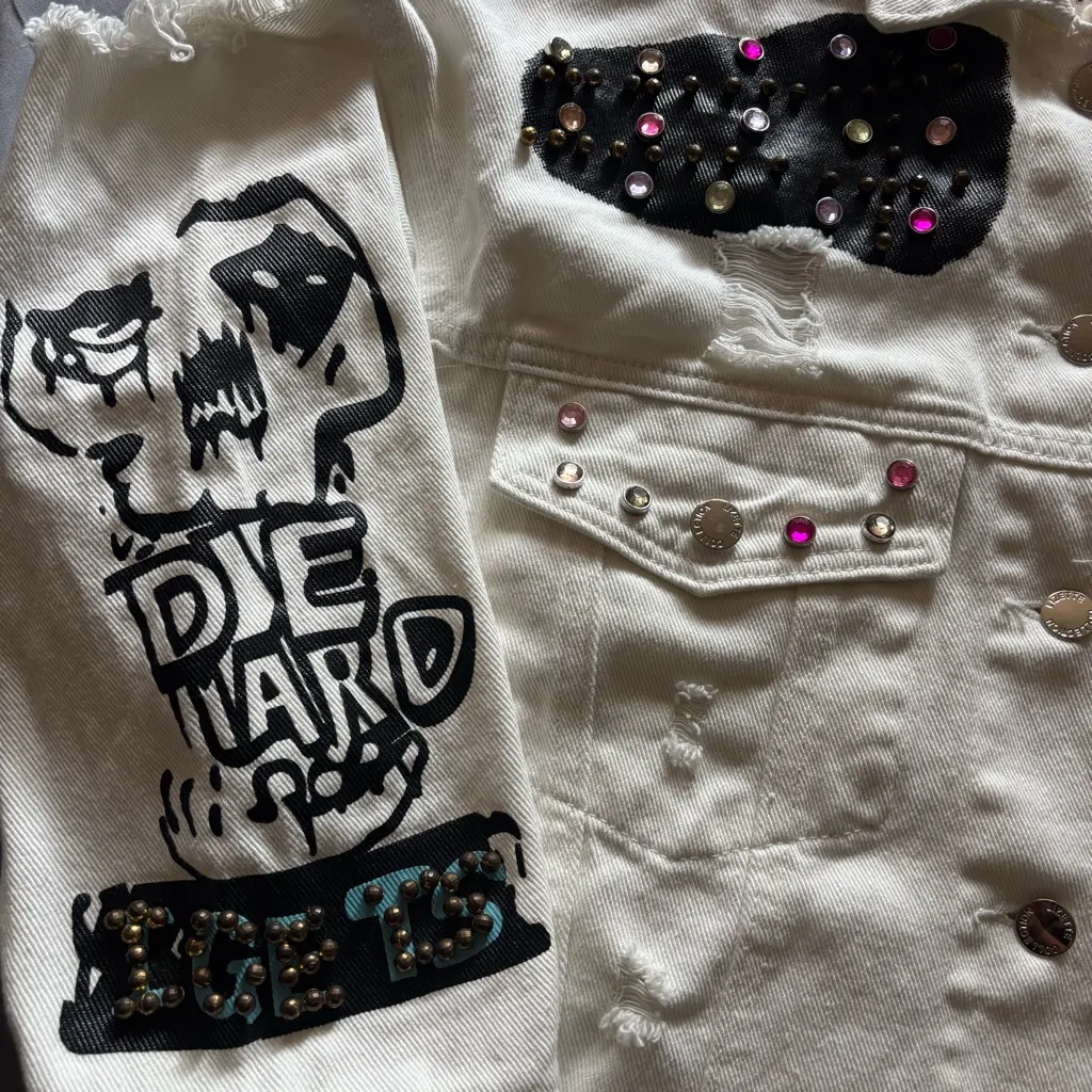 Lisette collection White Denim Jacket with Graphic Patches - Image 4