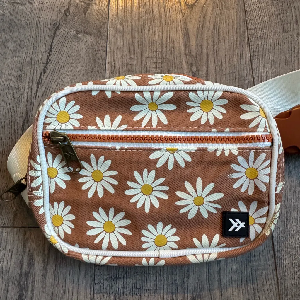 Thread Wallets Hazel Fanny Pack - Image 2