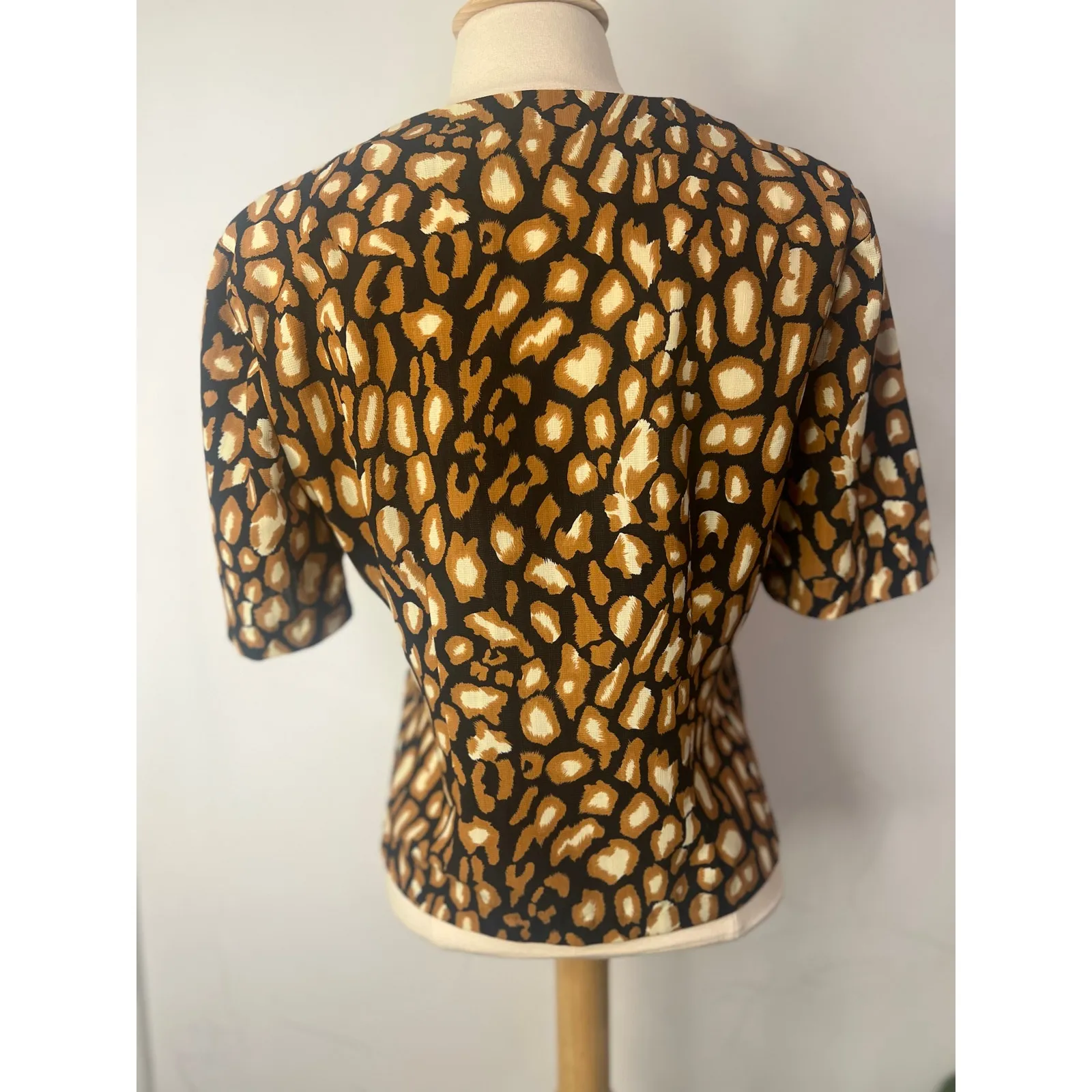 Vintage Korean Tai Lam Pattern Button Down Blouse ShoulderPad Black Tan Medium - Image 4