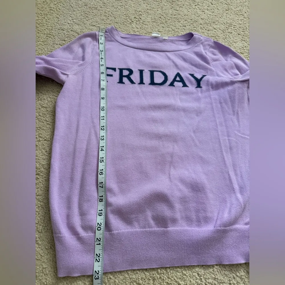 Gap lilac cotton crewneck sweater in size small “Friday” - Image 2