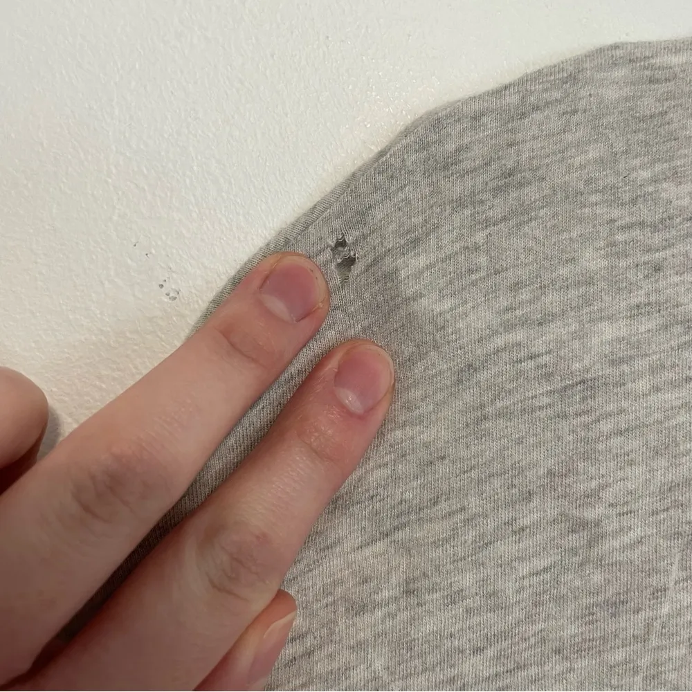 PINK VS VICTORIA'S SECRET Girlfriend Short Sleeve Cropped Tee Oatmeal Hearts L - Image 15