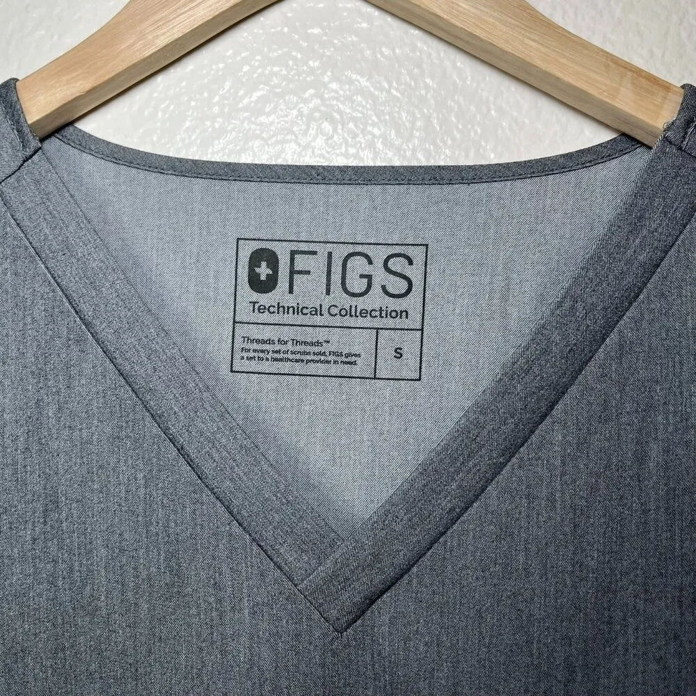 Figs Technical Collection Gray Scrub Top S style W18SW1001 short sleeve - Image 4