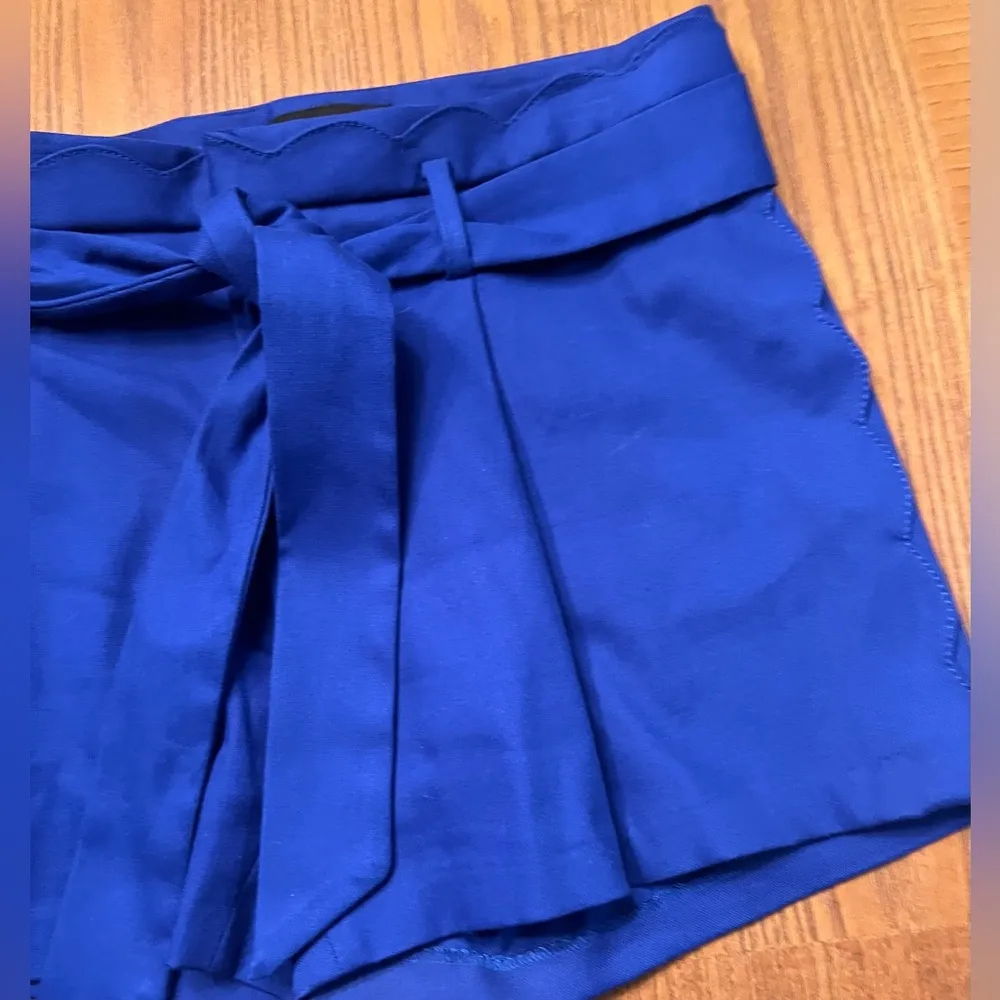Banana Republic Belted Scallop Royal Blue Stretchy Cotton 5” Dress Shorts Size 4 - Image 4