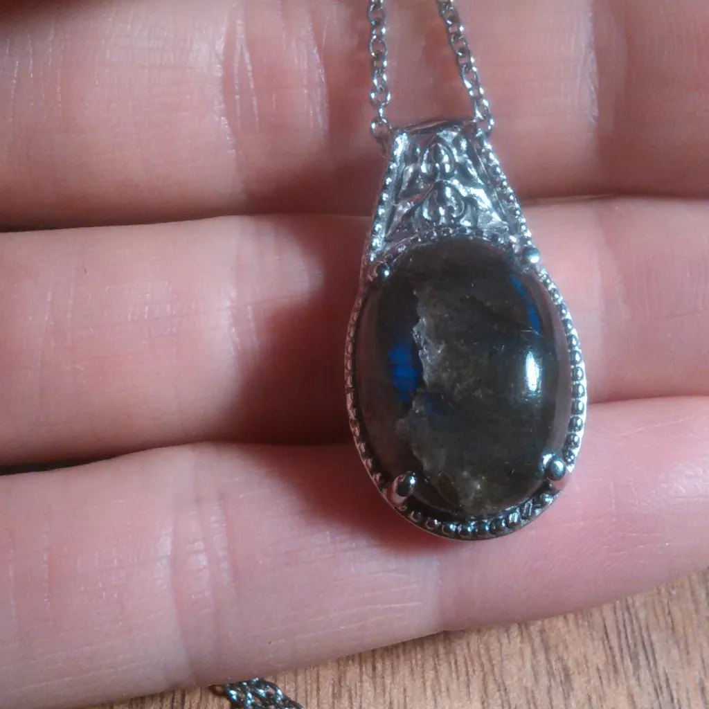 Malagasy Labradorite Stainless Steel Pendant Necklace - Image 2