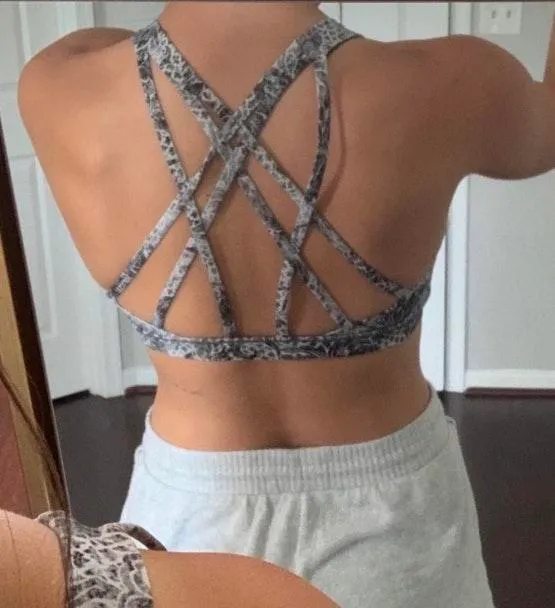 Lululemon  Free To Be Serene Bra - Image 4