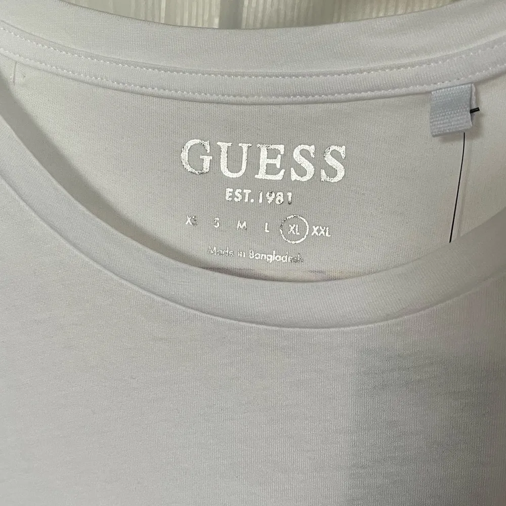 🍂GUESS rhinestone t shirt🍂 - Image 3