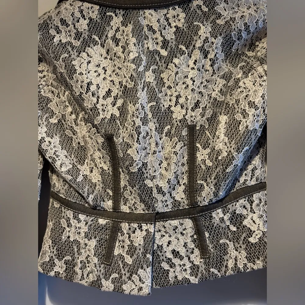 Y2K lace Bebe cropped tailored blazer size 4 Victorian style rare!! - Image 6