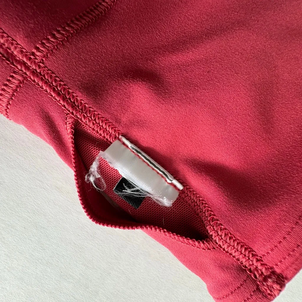 Women's Gymshark cut out bandeau Adjustable Strap Sports Bra Size S raspberry - Image 8