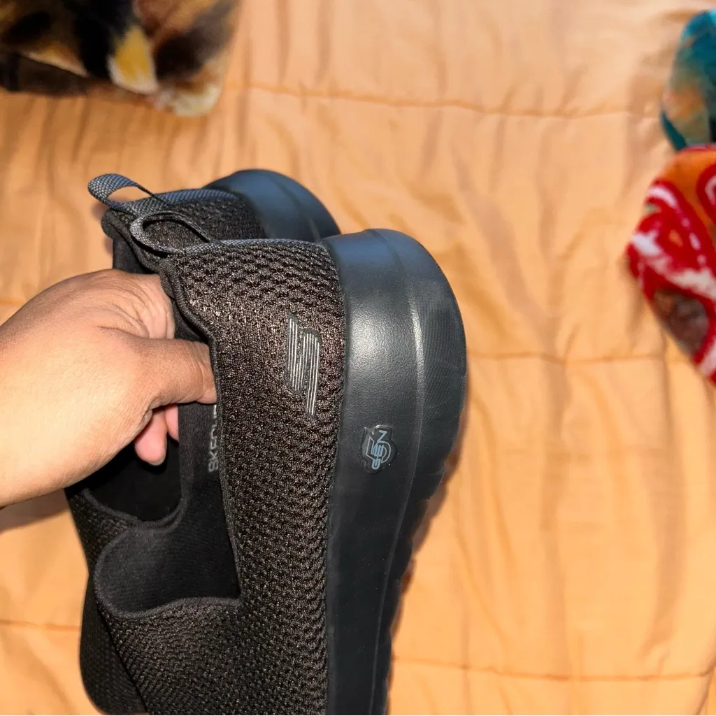 Skechers goga max black shoes - Image 4
