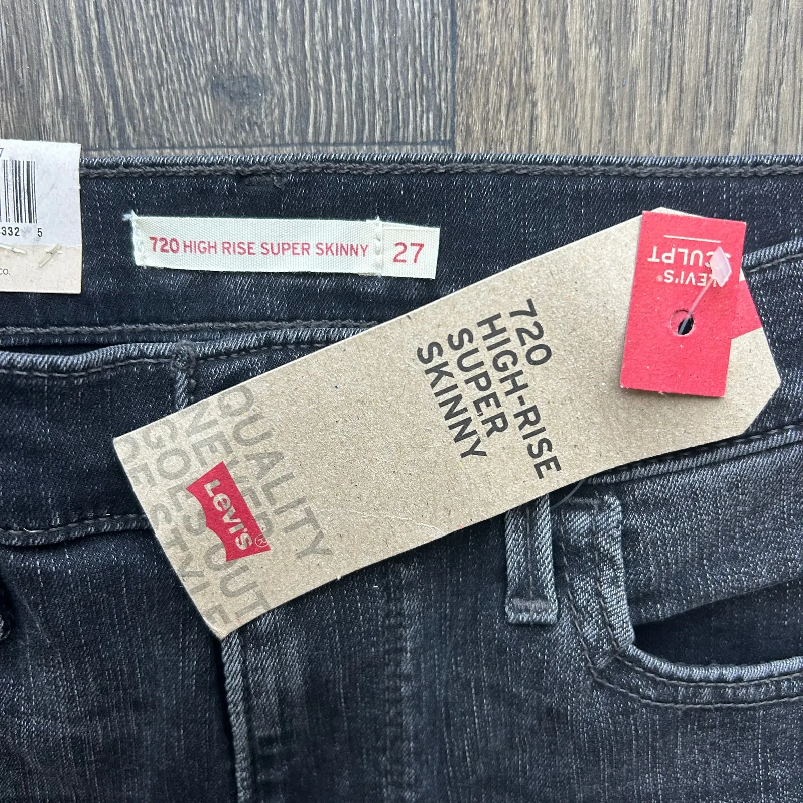 Levi’s Washed Black 720 High Rise Skinny Cropped Jeans Size 4/27 - Image 8