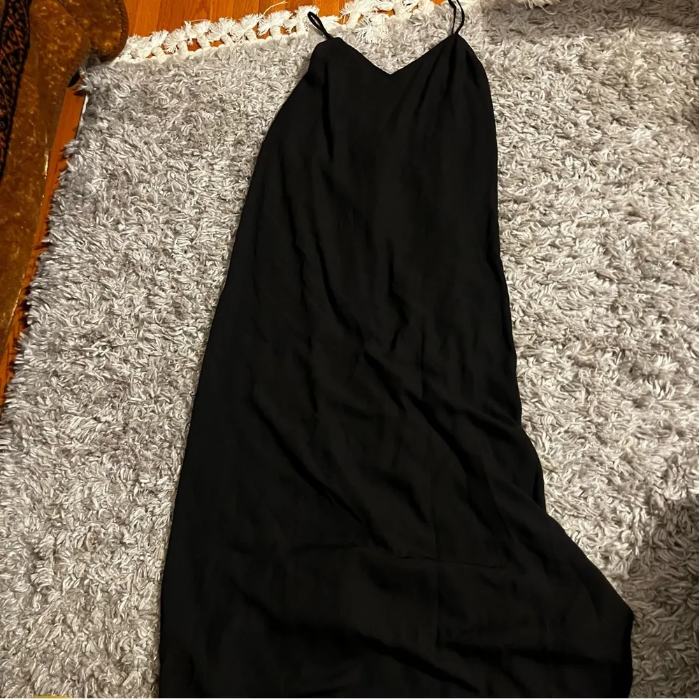 Show me your mumu black uptown slip dress size small - Image 6