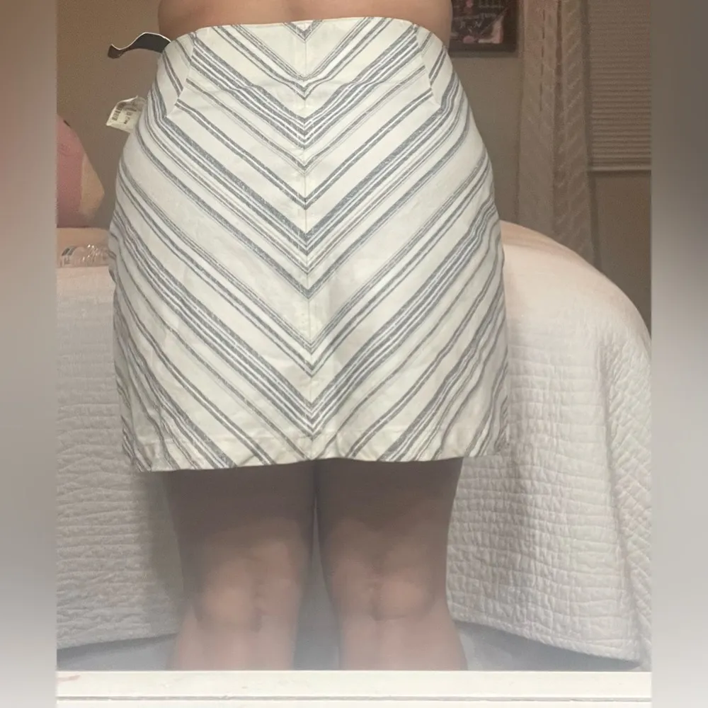 Above the Knee Skirt - Image 9