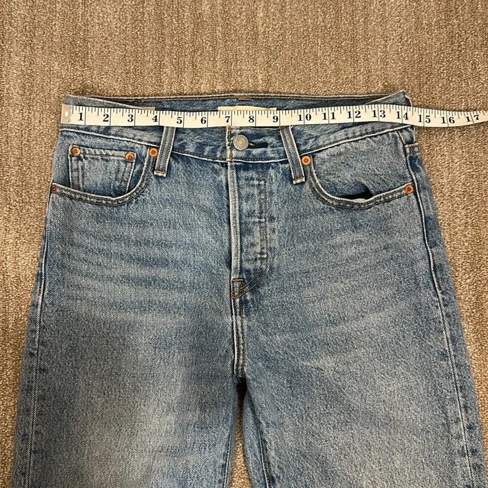 Levi’s Raw Hem Wedgie Icon Fit Ankle Button Fly Blue Jeans Cotton Women Size 26 - Image 7