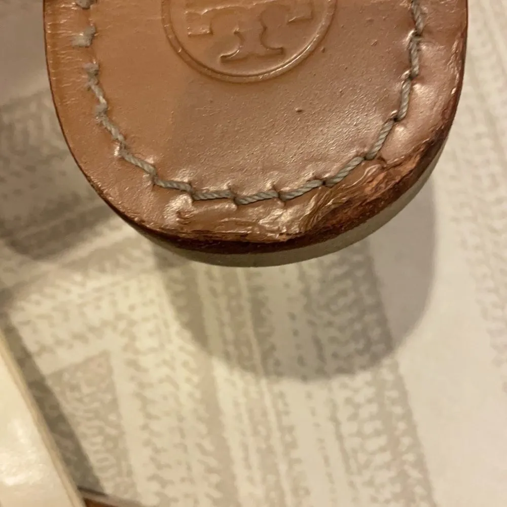 Tory Burch Ricki Off White Logo-Stud Thong Sandals - Image 5