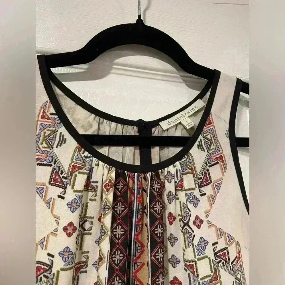 Daniel Rainn Flowy Layered Earth Tone Aztec Print Sleeveles Blouse Button Size S - Image 3
