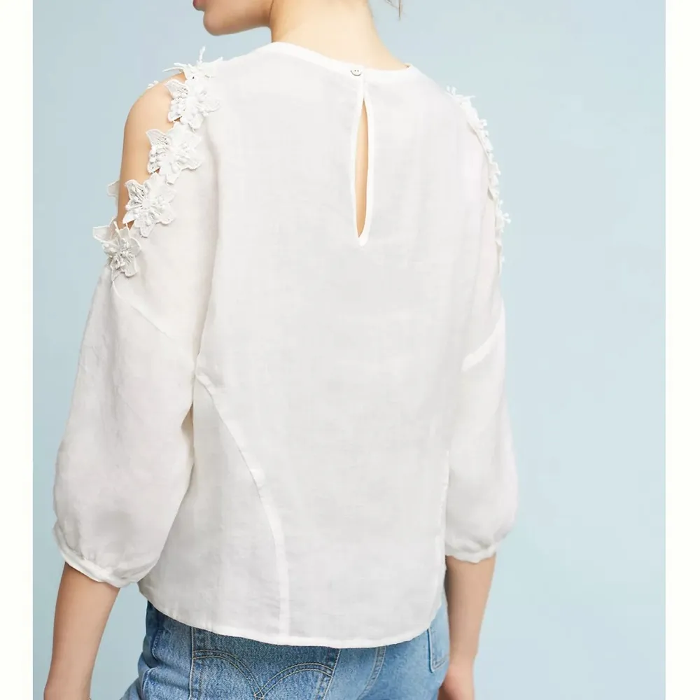 Eri + Ali Floral Applique cold shoulder blouse loose fit SP petite cream linen - Image 14