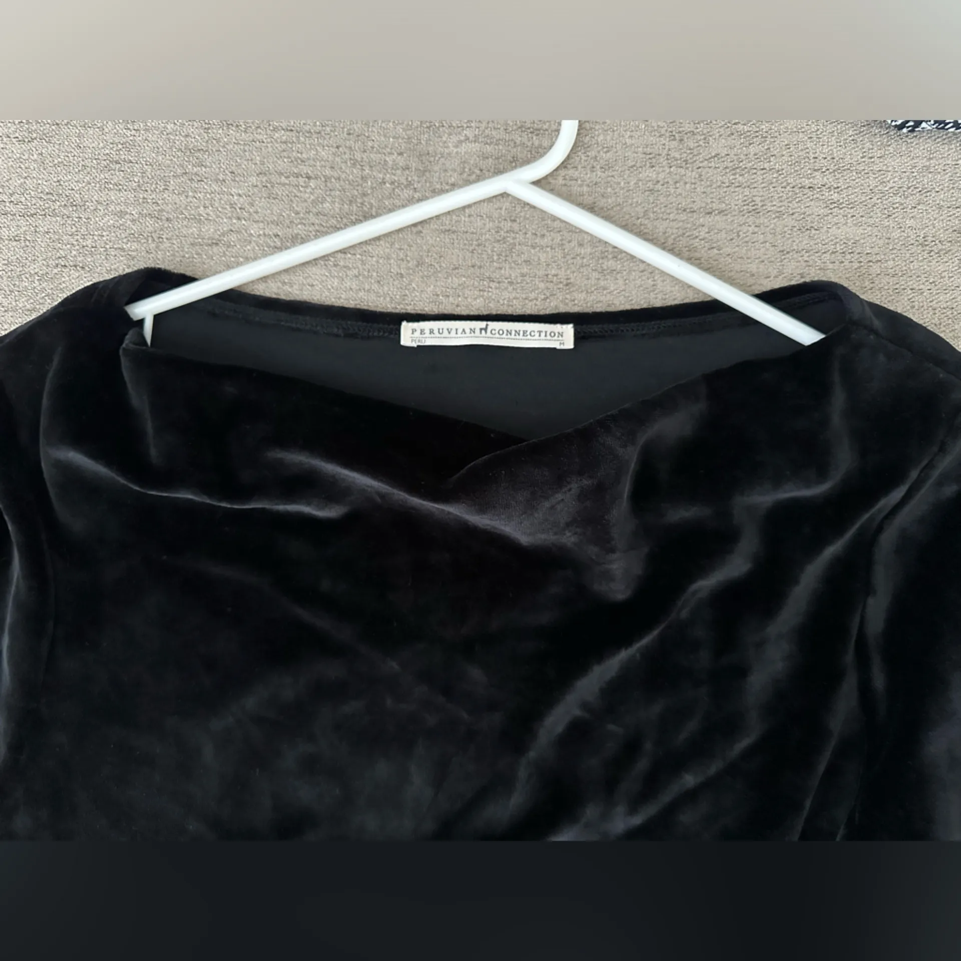 Peruvian Connection Velour Victoria Top black size medium - Image 6