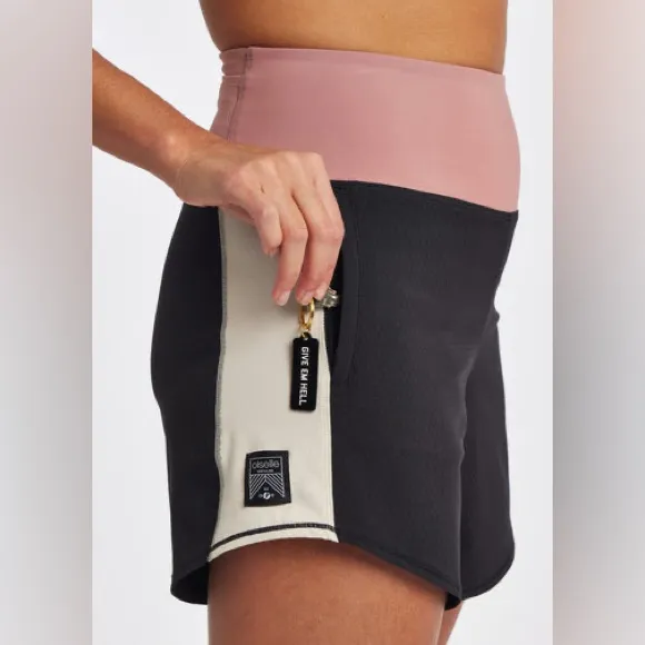 Oiselle High Rise Roga Shorts 6” | Black/Pink/white | size large - Image 6