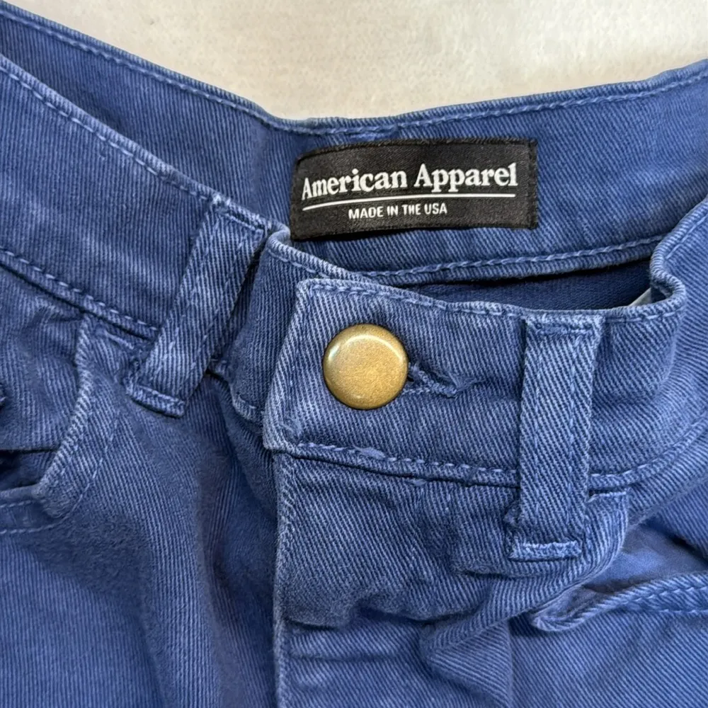 American Apparel Women's High Waist Blue Denim Shorts-Size 26/27- Made in USA - Image 4