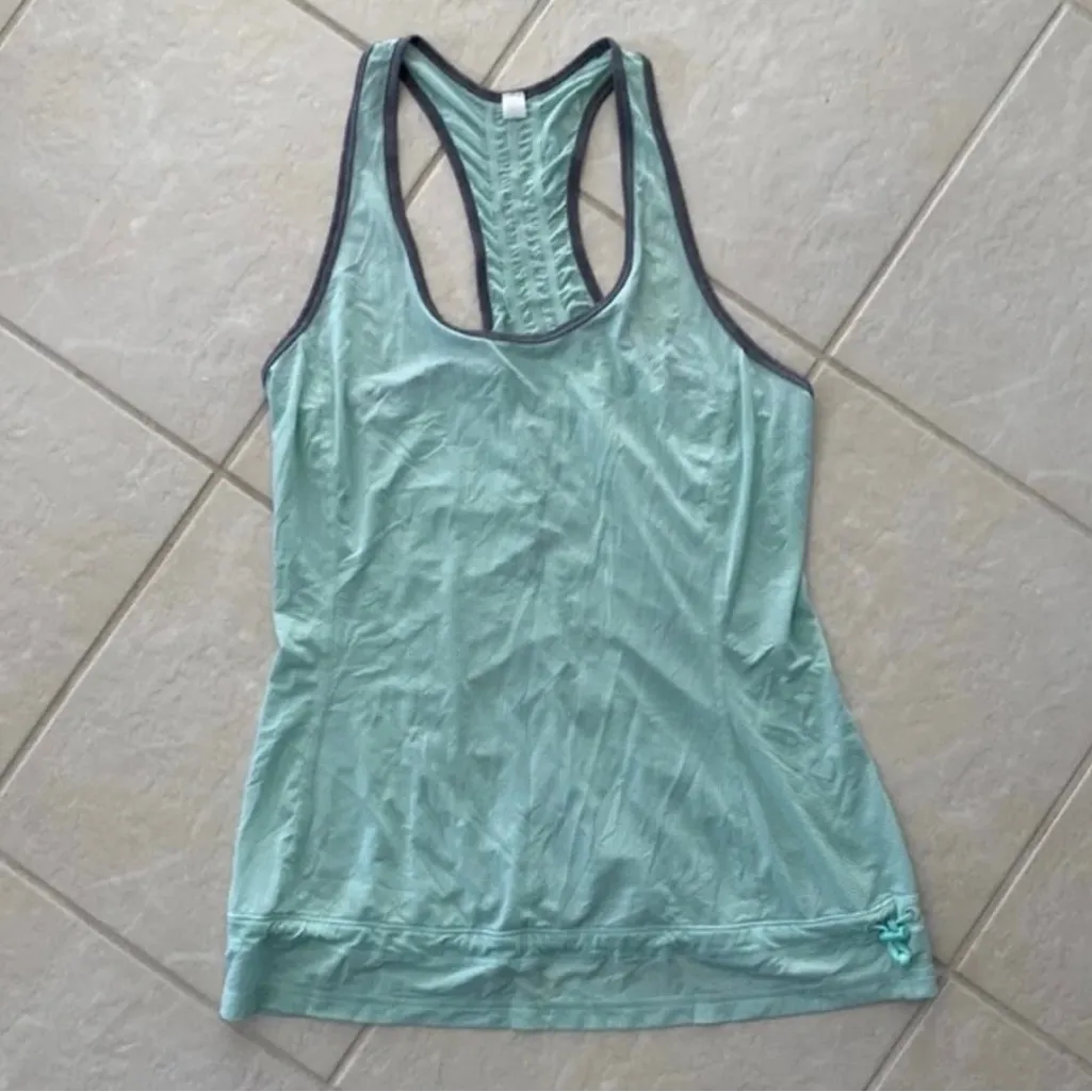 Lululemon Mint Green Racerback Tank Top Sz 8 - Image 3