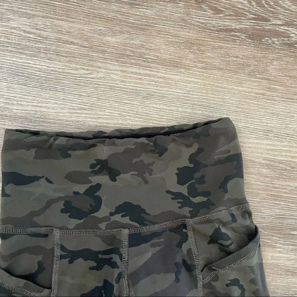 Strut This Camo high  rise crop pant - Image 5