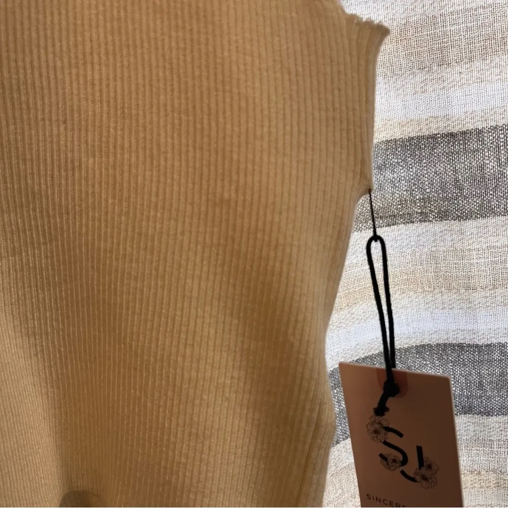 Sincerely Jules Cream And Navy Ribbed Tank Top Set Size Medium - Image 4