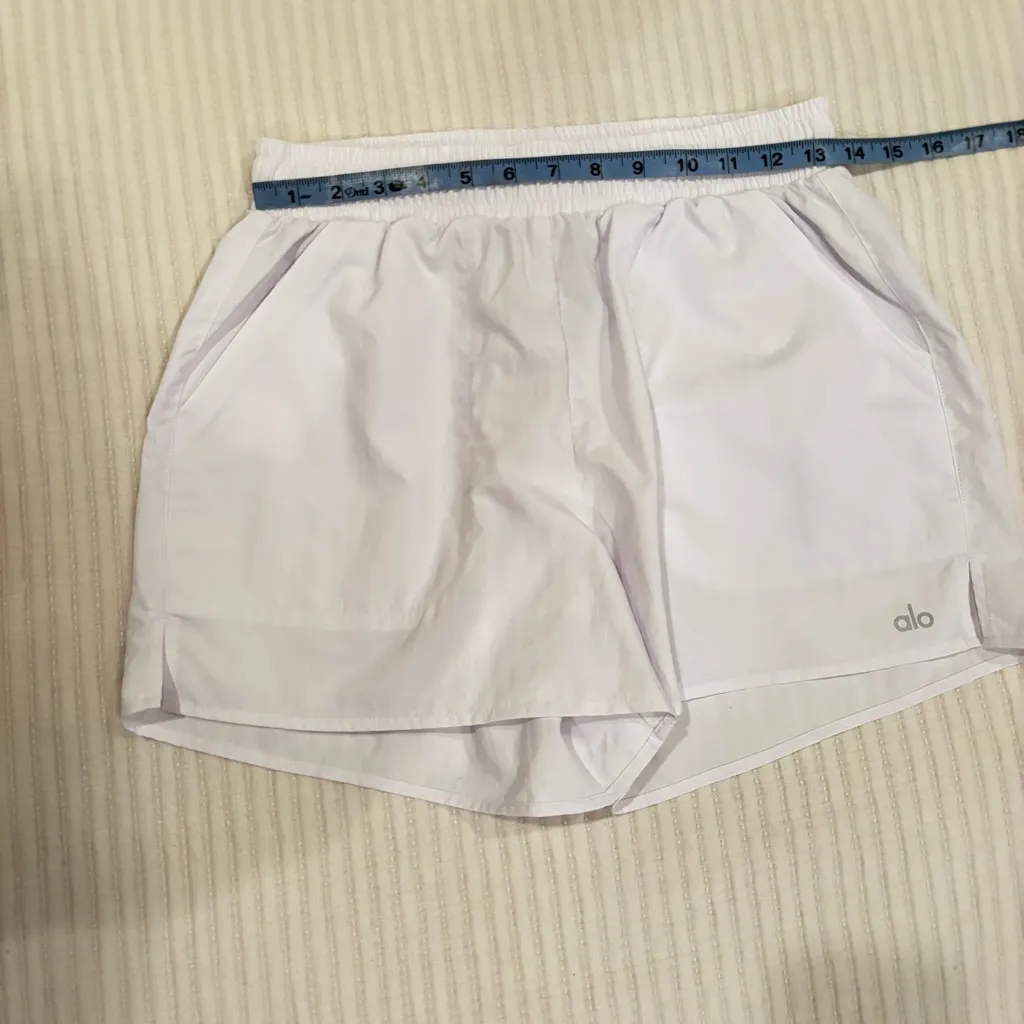 ALO Yoga Alumni White Shorts 3" Inseam Pockets Drawstring Women's Size Small - Image 10