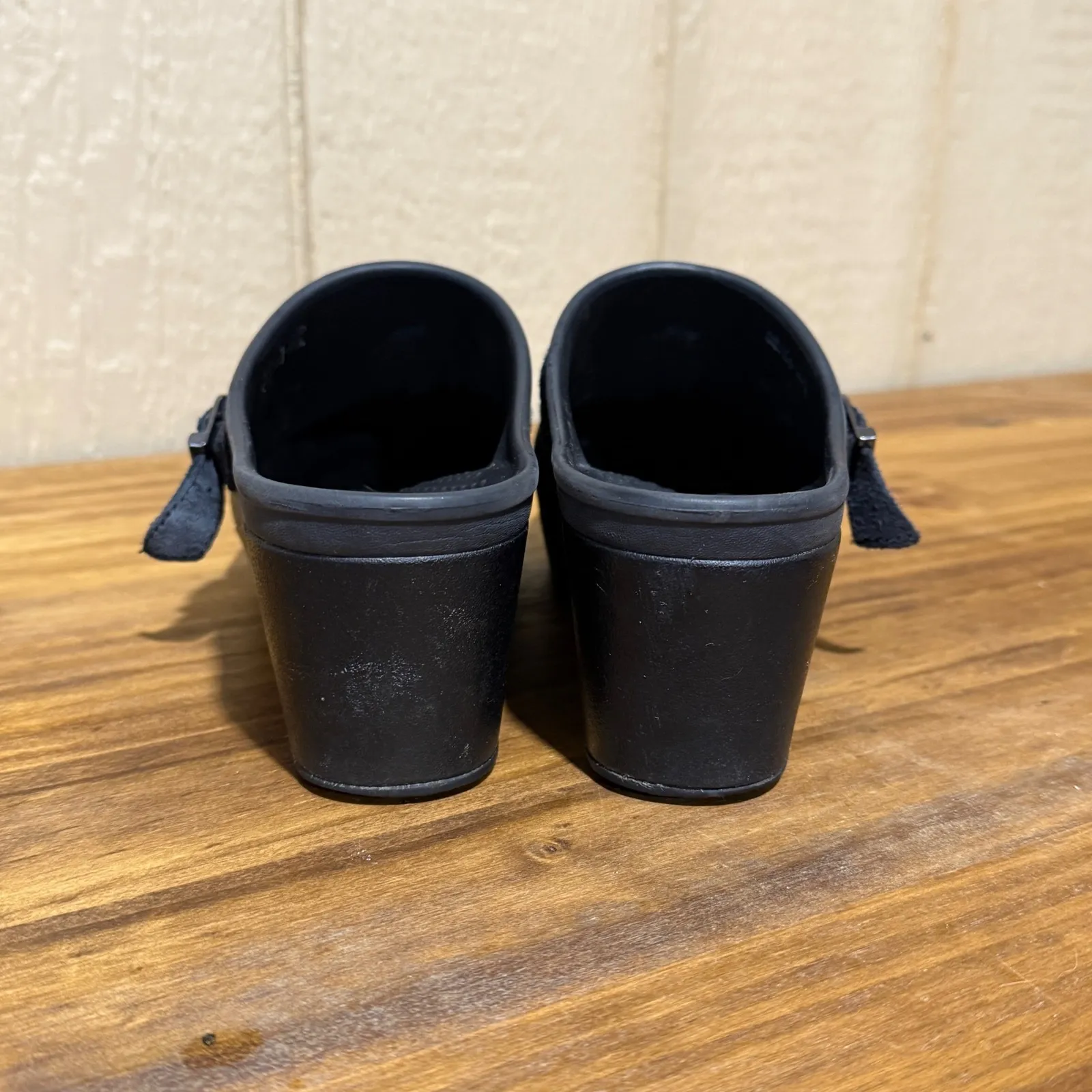 Crocs Womens Black Comfort Clog Shoes Size 9 Heel Strap Buckle - Image 8