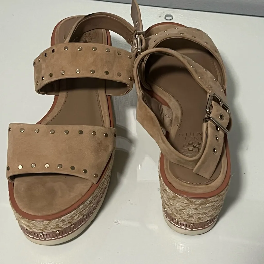 Two by Vince Camuto Tan Platform Sandals with Perforated Leather Size 7.5 - Image 9