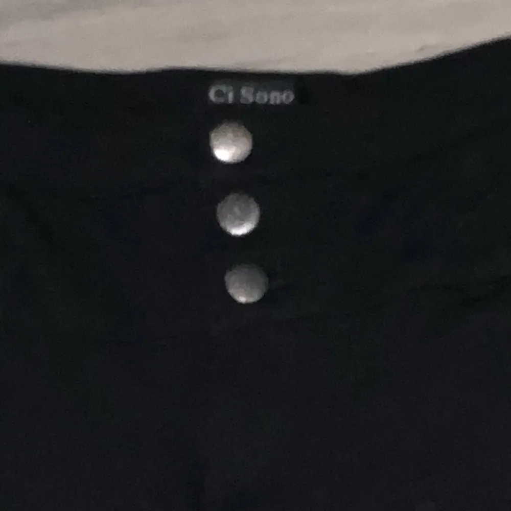 CI SONO Womens Black Stretchy Cuffed Shorts Back Pockets Medium - Image 4