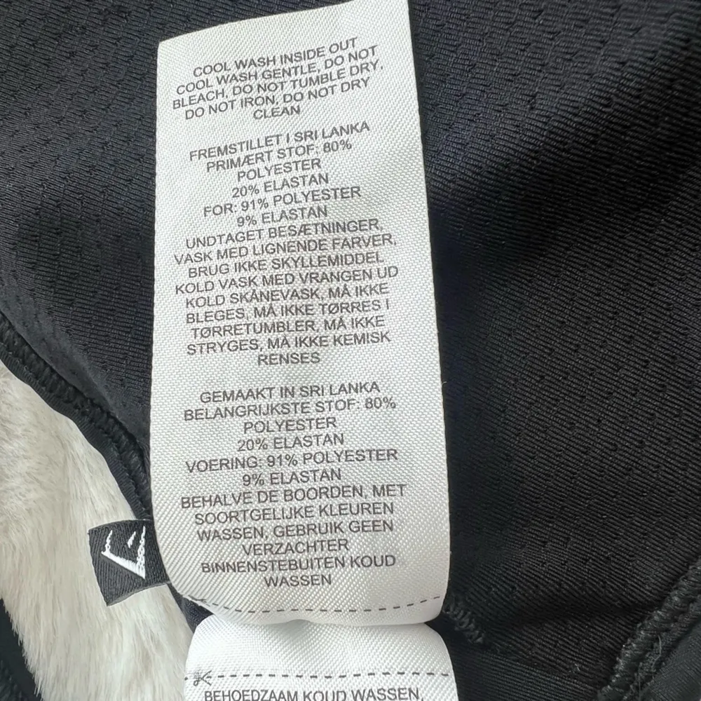 Criss Cross Back Sports Bra in Black Size Small - Image 6