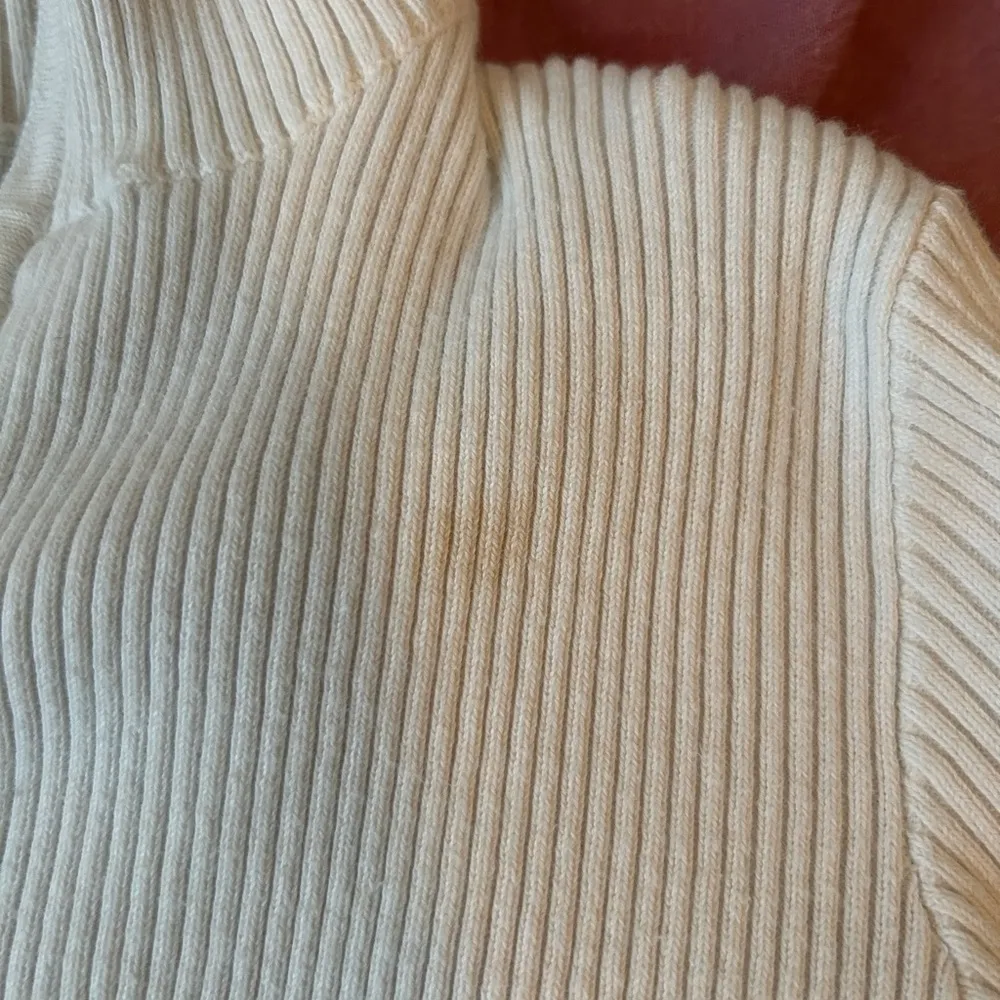 Brandy melville Jyle Sweater - Image 4