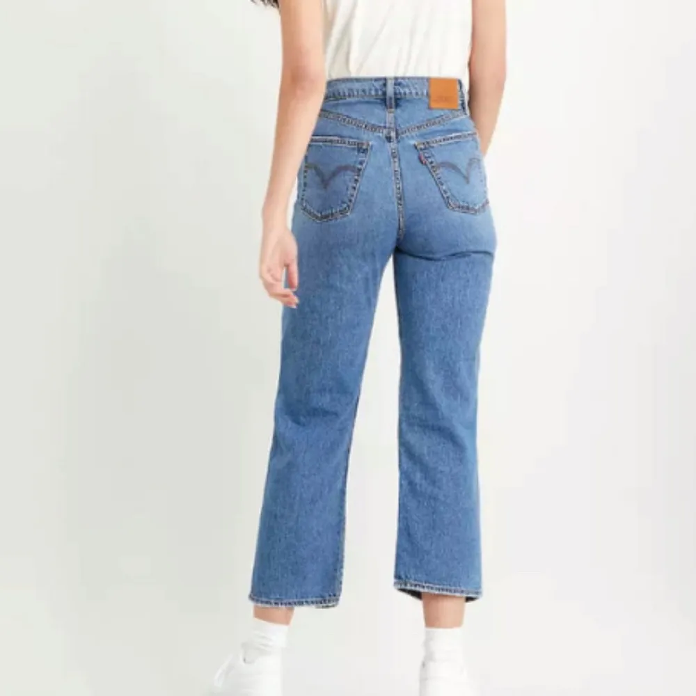 Levis Ribcage Straight Ankle Jeans - Image 2