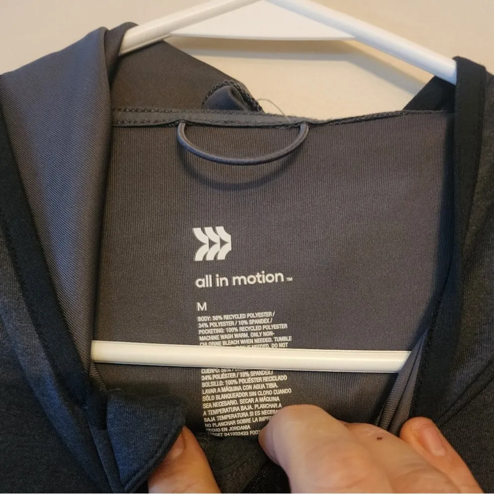 Womens all in motion jacket size medium grey - Image 3