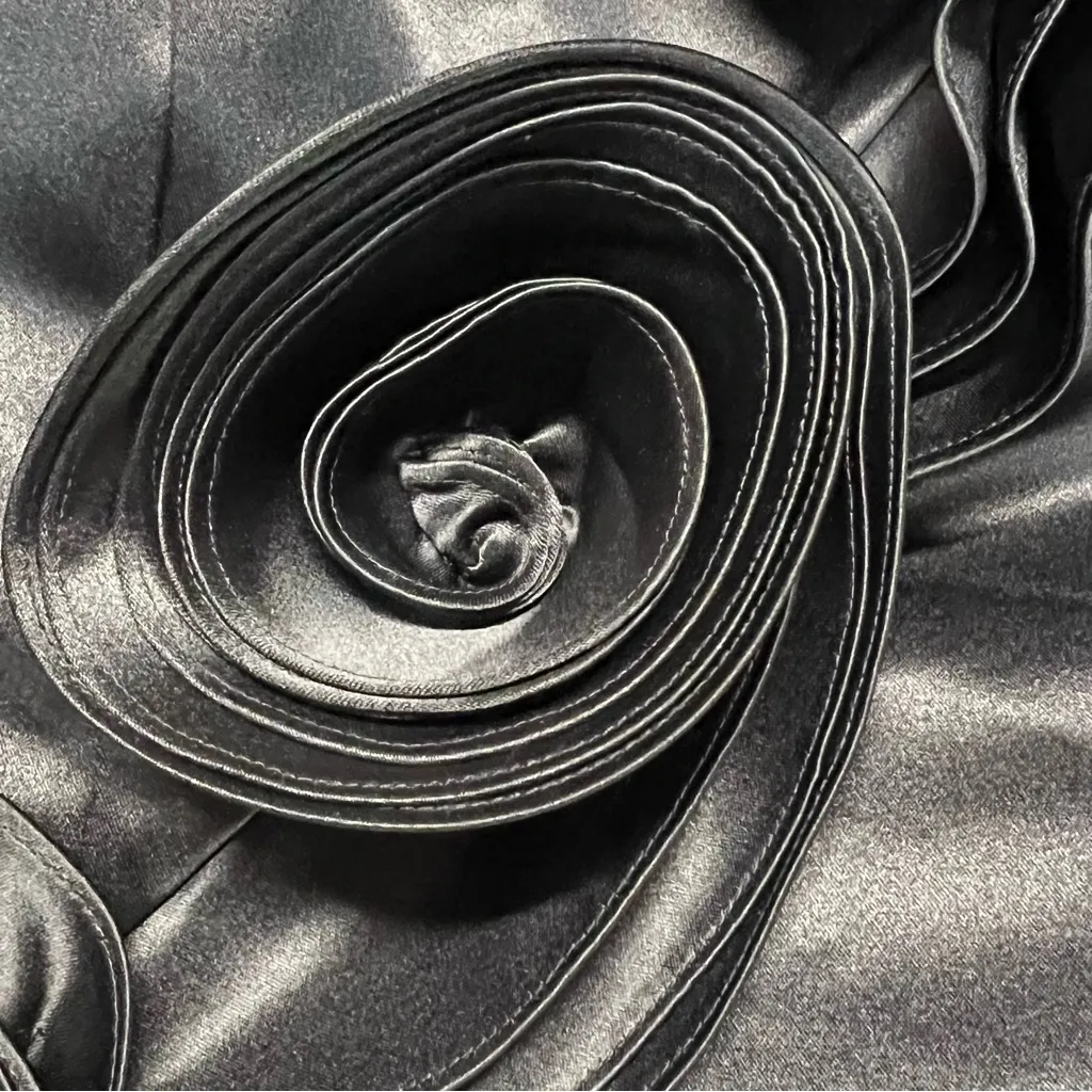 Calvin Klein Y2K Black Strapless Evening Gown Rosette Slit Red Carpet Dress 6 - Image 9