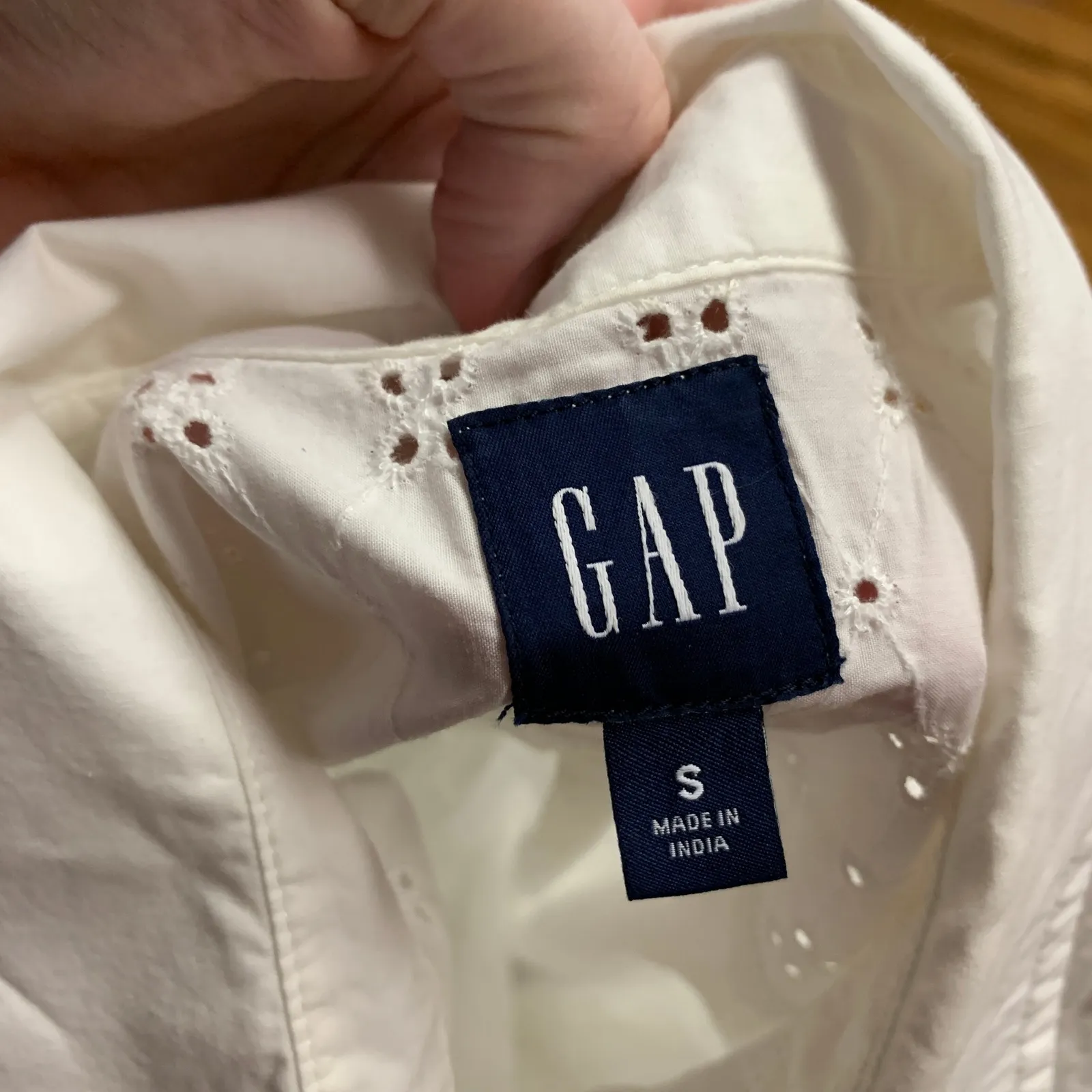 GAP White Eyelet‎ Embroidered Button Down Shirt Long Sleeve Classic Fit Women S - Image 5