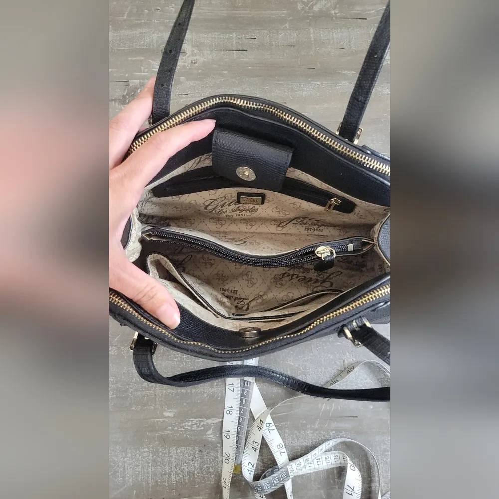 Guess Black Shoulder Bag - Image 12