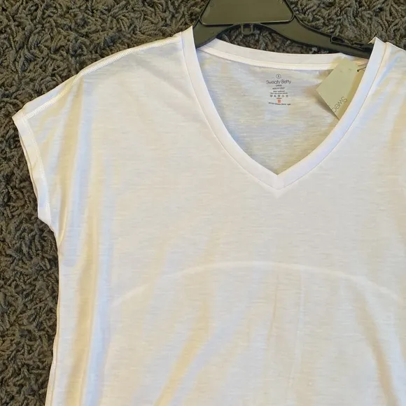 NWT Sweaty Betty Tee - Image 2