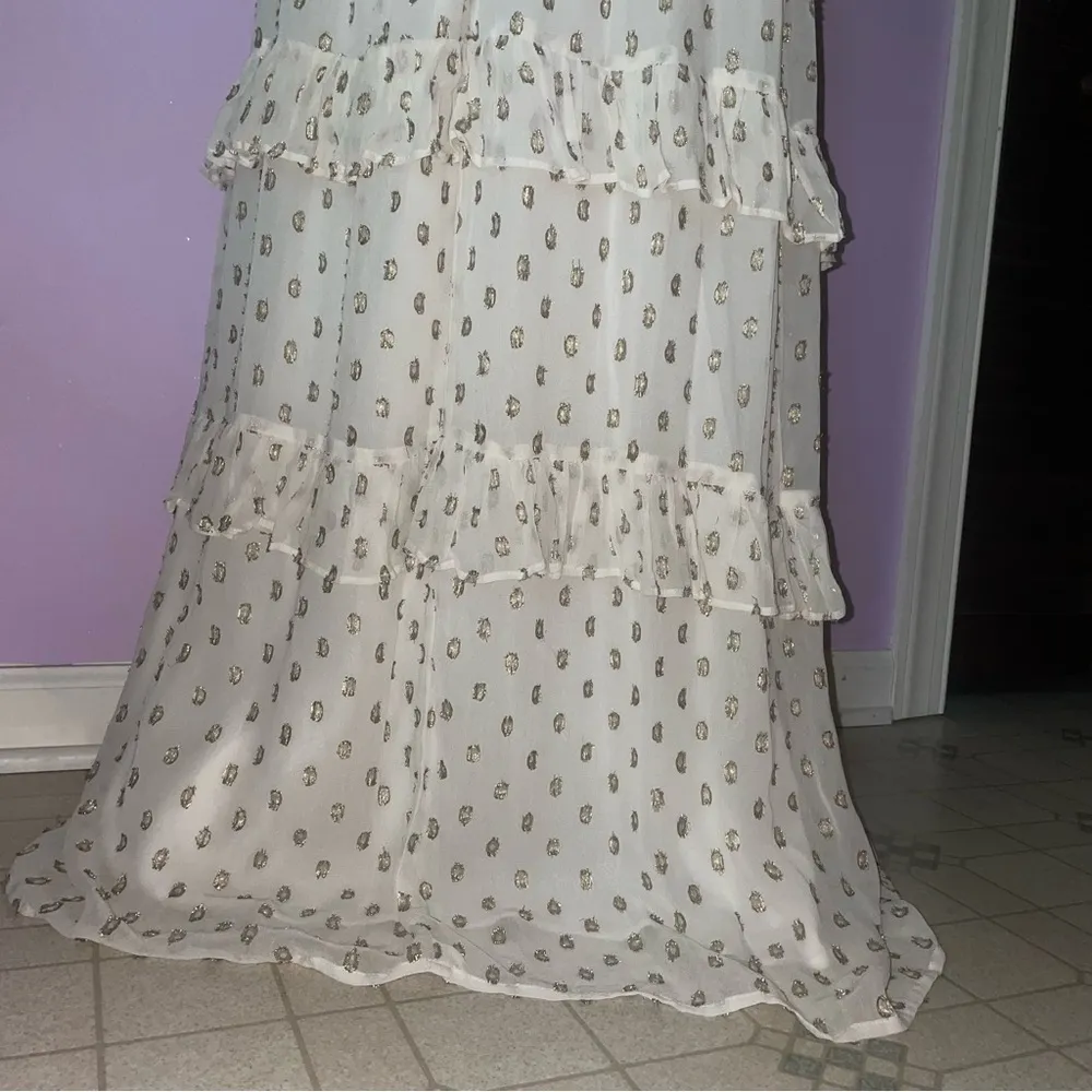 NEW En Creme Maxi Dress M Boho Metallic Polka Dot Cutout Ruffle Tiered - Image 10