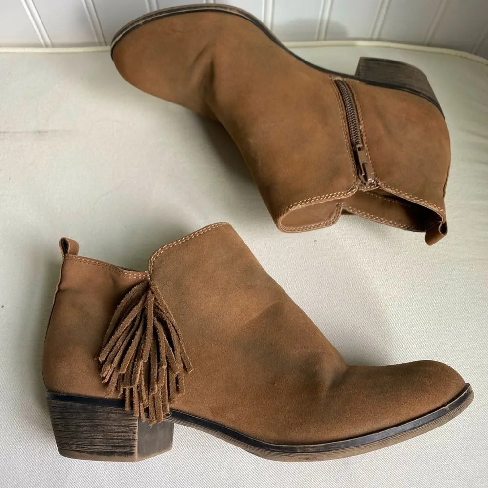 American Rag Cie Fringe Ankle Booties Light Brown Size 7.5 - Image 2