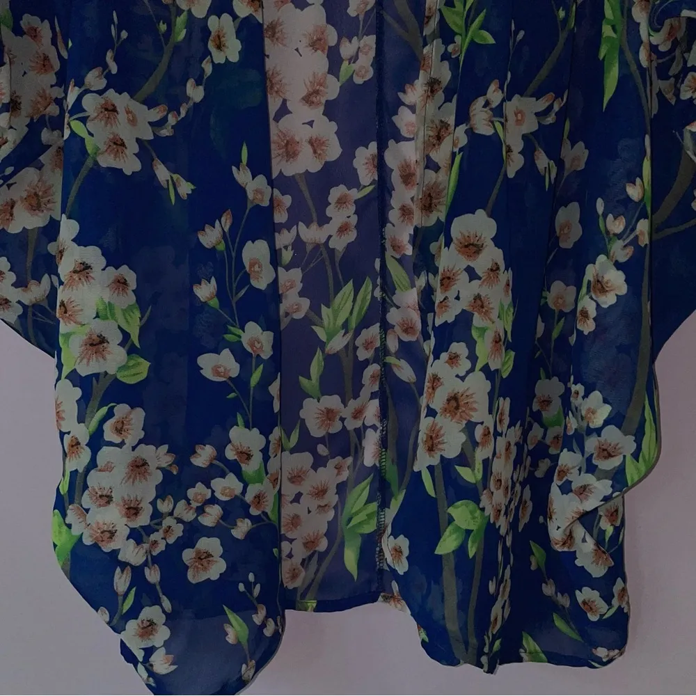 Chiffon Cardigan M Blue Floral Print Dolman Sleeve Open Front Swim Cover Up Size M - Image 3