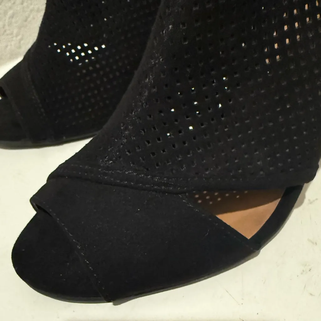 Celia Paola Black Wedge Heel Ankle Bootie Open Toe Cutouts Size 6.5 - Image 2
