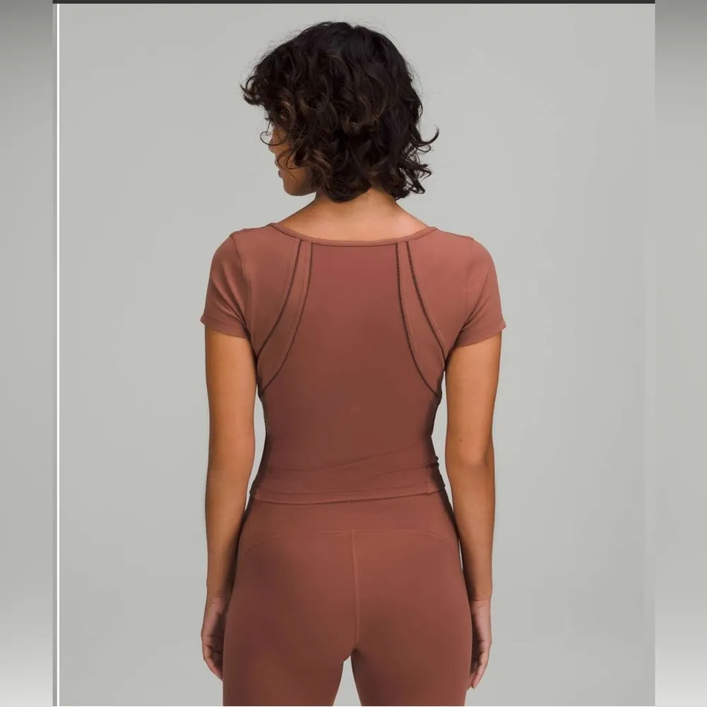 Lululemon Square Neck Mesh and Nulu Yoga T-Shirt Size 18 - Image 2