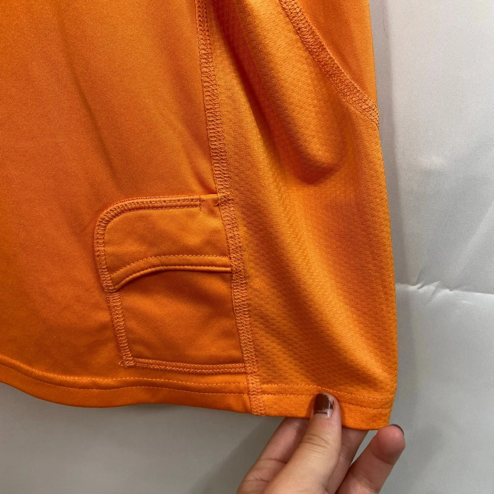 Tek Gear women's orange v-neck short sleeve stretch pocket active athletic shirt - Image 4