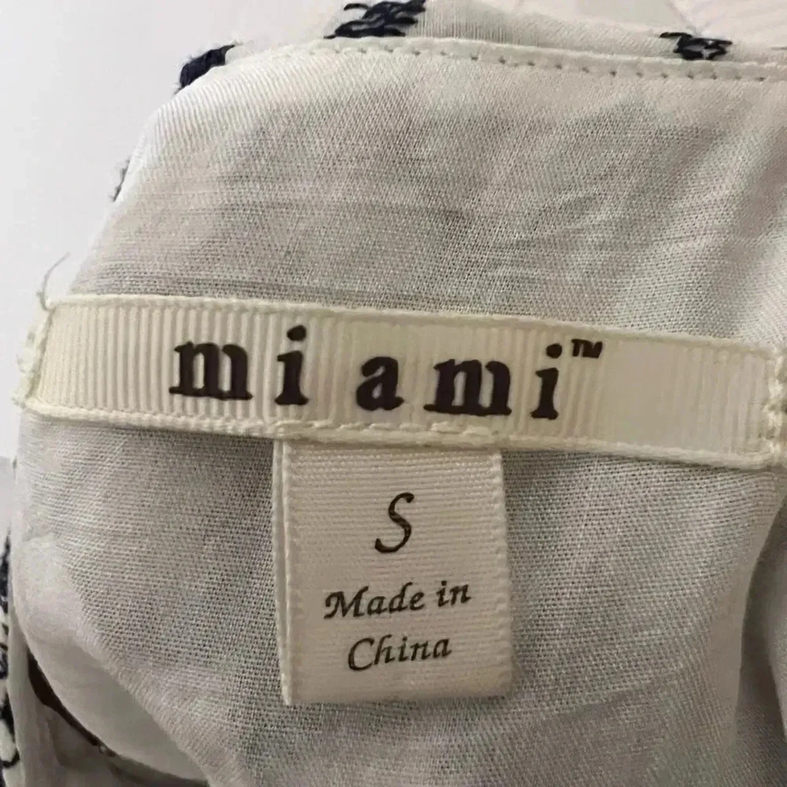 Mi ami “cloverleaf” print tank top Size Small White - Image 5