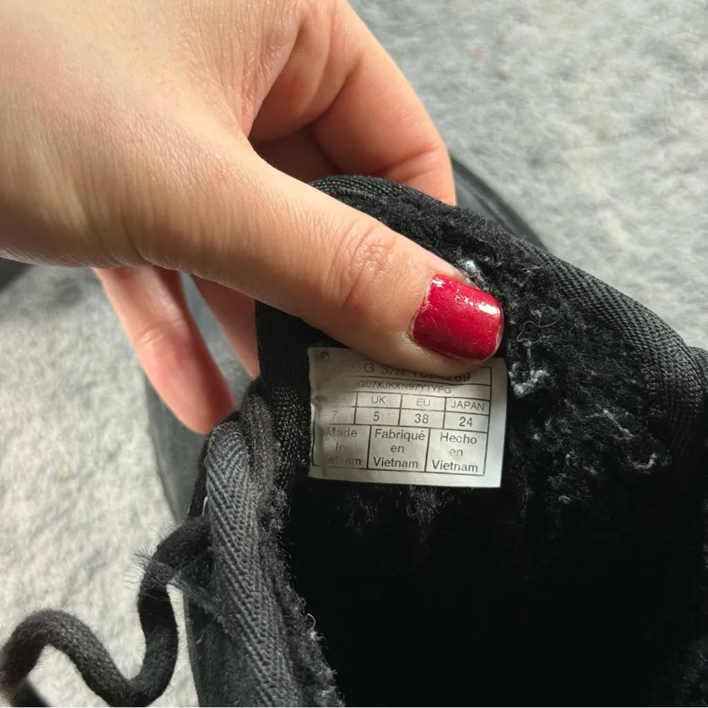 Women’s 7 UGG Neumel Lace Up Chukka Mid Boots Suede All Black Slip On - Image 8